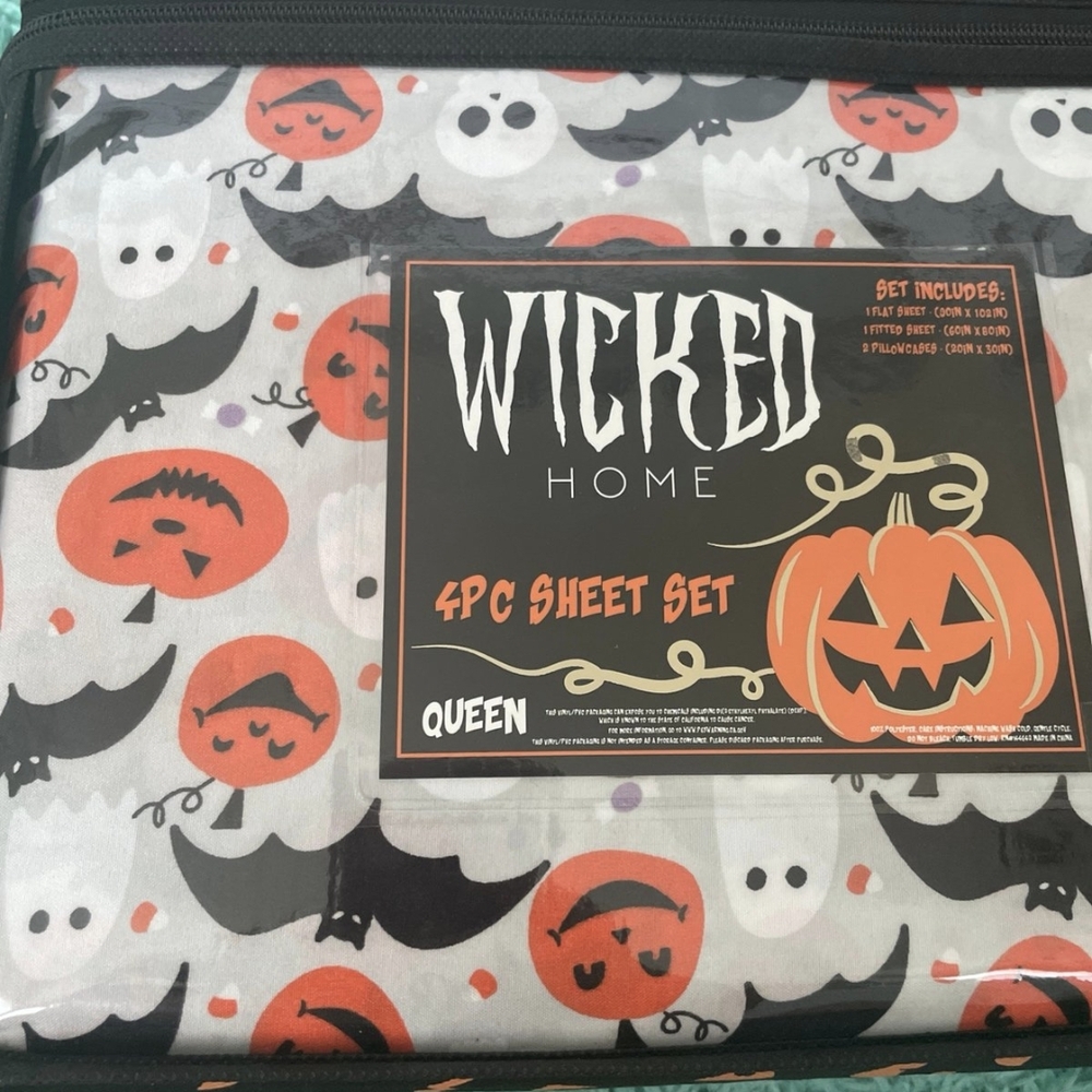 Halloween Queen Sheet Set - Ghosts, Bats and Pumpkins